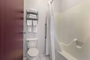 Best Western Sycamore Inn - Bathroom