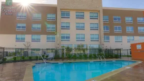 Holiday Inn Express & Suites Tulsa Midtown by IHG - Pool