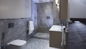 Cheval Gloucester Park at Kensington - Bathroom