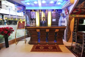 Hotel Roma Deluxe - 5 Mints walk From New Delhi Railways Station - Reception