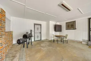 Quiet Home Near I-49, Downtown & 2 Hospitals - Interior