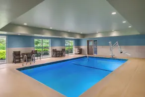 Holiday Inn Express & Suites Salem North - Keizer by IHG - Pool