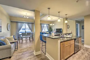 Grand Haven Condo - Walk to Nearby Hot Spots! - Interior