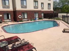 Quality Inn & Suites Lampasas - Pool