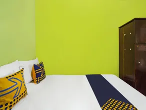 OYO Life 91869 Insan Mulia Kost Syariah - Room
