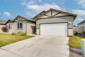 3 Mi to Spokane River! Furnished Patio & Yard - Innenbereich