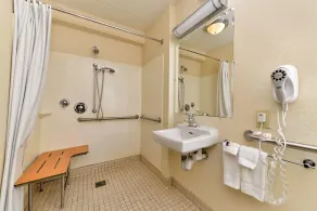 Red Roof Inn PLUS+ Secaucus - Meadowlands - Salle de bain