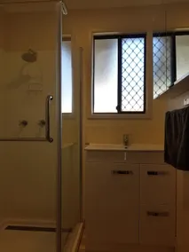 D'Aguilar Hotel Motel - Bathroom