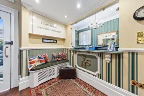 Vancouver Hotel & Studios - Hall