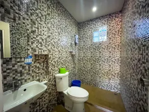 Delgados Resort Puerto Galera powered by Cocotel - Bathroom