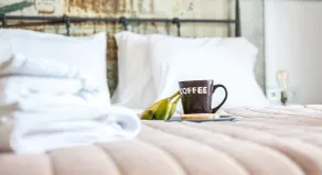 Loft secret, à 2 minutes à pied de la plage, High Tech - Chambre