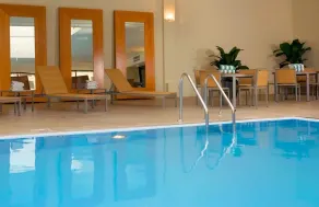 DoubleTree by Hilton Chicago - North Shore Conference Center - Piscine