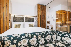 Nikolaus by AvenidA Panoramic Wellness Suites - Chambre