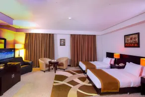 Monroe Hotel & Suites - Room
