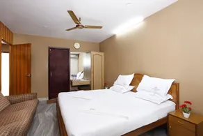 Sri Aarvee Hotels - Room