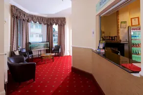 The Bournemouth Maemar Hotel - Lobby sitting area