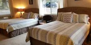 China Creek Cottages - Room