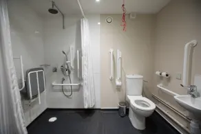 DoubleTree by Hilton Coventry Building Society Arena - Baño