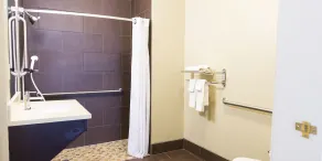 Staybridge Suites Fargo by IHG - Baño