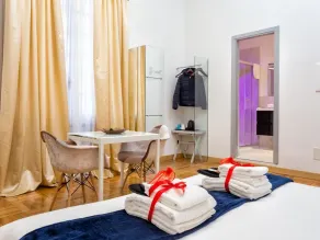 Queen Palace Suites - Chambre