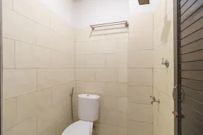 RedDoorz Syariah @ Panglima Nyak Makam Aceh - Bathroom