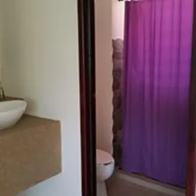 Los Susurros. Casa - Salle de bain