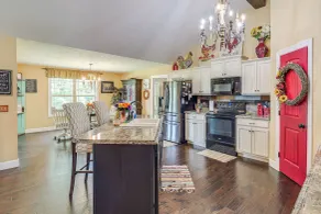 Hot Tub & Scenic Deck! Spacious Cookeville Retreat - Innenbereich