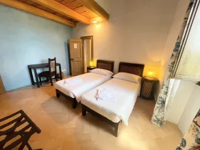 Spoleto Tranquilita sleeps 20 with Wifi Pool Yoga Studio Gardens and Views - Rum