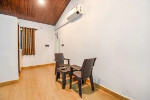 Fabexpress Peacock Suites - Room