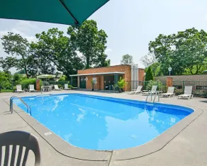 Quality Inn Lewisburg - Piscine