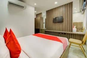 Super Townhouse V Hotel - Room