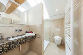 Appartement avec terrasse, jardin et sauna | Vue montagne - Salle de bain