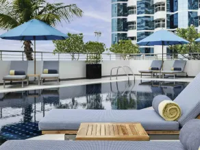 Mövenpick Hotel Jumeirah Lakes Towers Dubai - Piscine