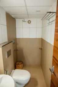 Hotel Heraa International - Bathroom