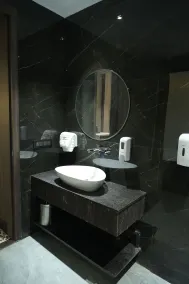 Hotel The Royalista - Bathroom