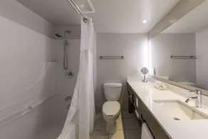 Hôtel & Suites Normandin Québec - Room