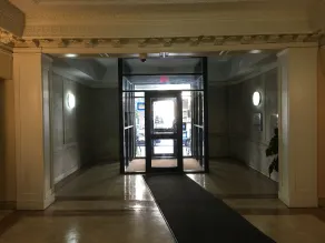Upper West Side Manhattan Apartment - Interior entrance