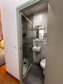 HOSTAL ATUAIREHOME BURGOS  - Badrum