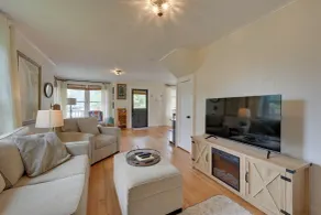 Walk to Shore! Long Beach Home w/ Fire Pit - Interiör