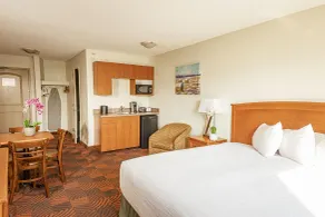 Service Plus Inns and Suites Calgary - Room