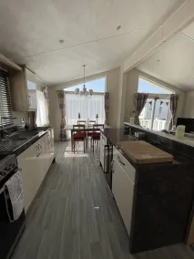 Coastal Comfort Relaxing 3-Bed Holiday Home at Marlie Holiday Park - Restaurant