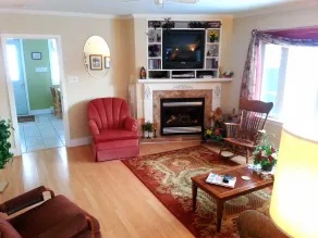 2 bedroom Wiffen Cottage - Living room