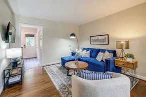 1 Mi to Old Town Alexandria: Townhome w/ Patio - Interni