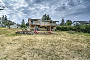 Cozy Port Orchard Home w/ Grill & Fire Pit! - Interiör
