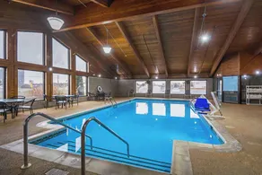 Quality Inn & Suites Harrington - Milford - Piscina