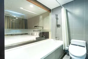 Ramada Encore by Wyndham CheonAn - Bathroom