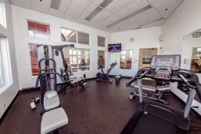 Service Plus Inns and Suites Calgary - Fitness facility