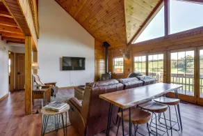 Amish Country Gem w/ Pond View! 'crooked Zebra' - Interiör