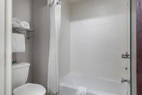 Best Western Limestone Inn and Suites - Badeværelse