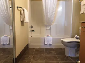 Aspen Suites Hotel Fairbanks - Bad